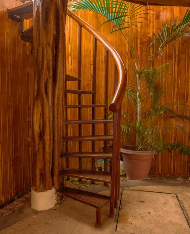 Hostal Poseidon Puerto Cayo Eksteriør bilde