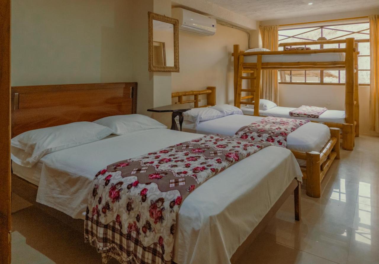Hostal Poseidon Puerto Cayo Eksteriør bilde