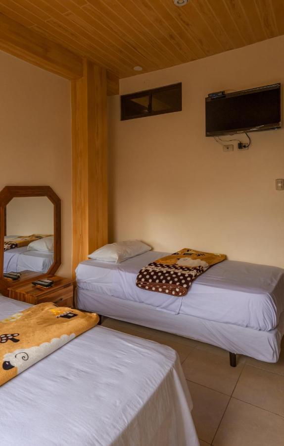 Hostal Poseidon Puerto Cayo Eksteriør bilde