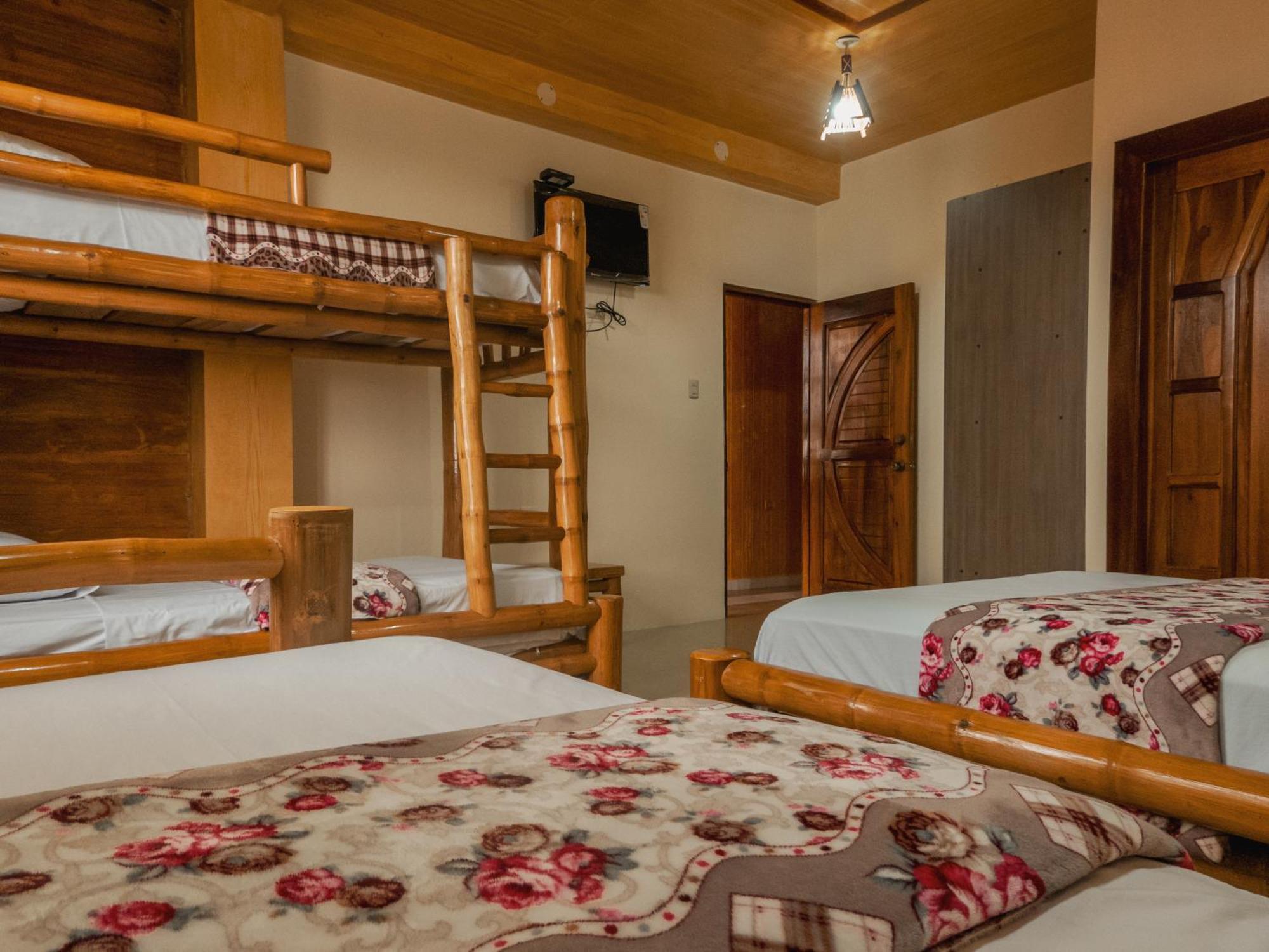 Hostal Poseidon Puerto Cayo Eksteriør bilde