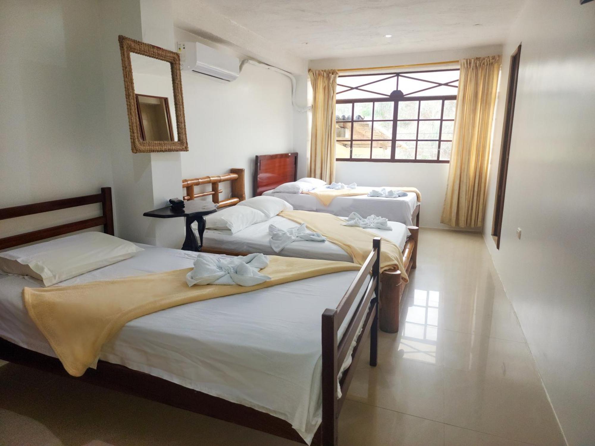 Hostal Poseidon Puerto Cayo Eksteriør bilde