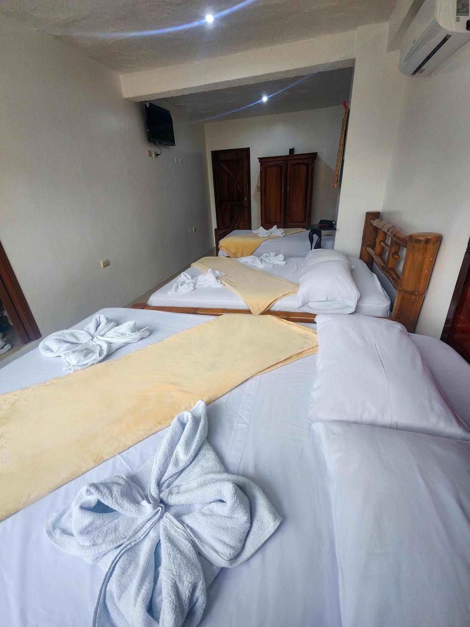 Hostal Poseidon Puerto Cayo Eksteriør bilde