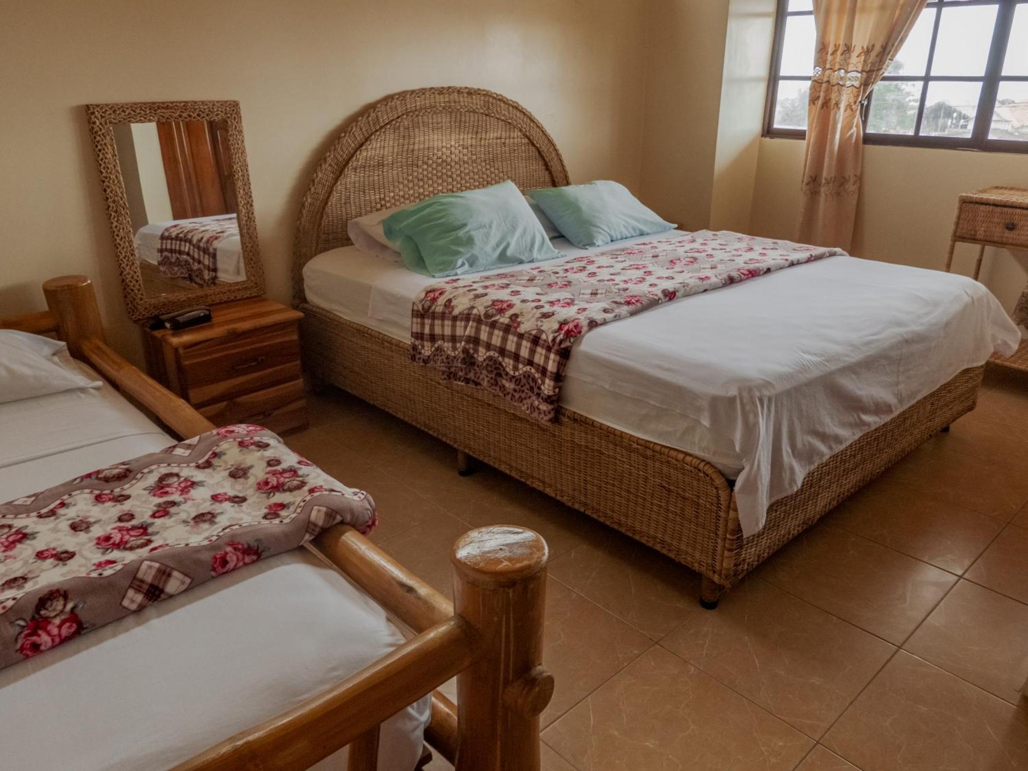 Hostal Poseidon Puerto Cayo Eksteriør bilde