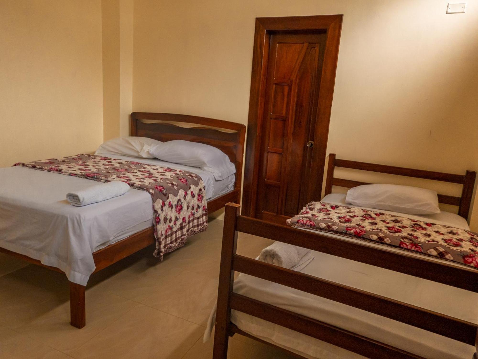 Hostal Poseidon Puerto Cayo Eksteriør bilde
